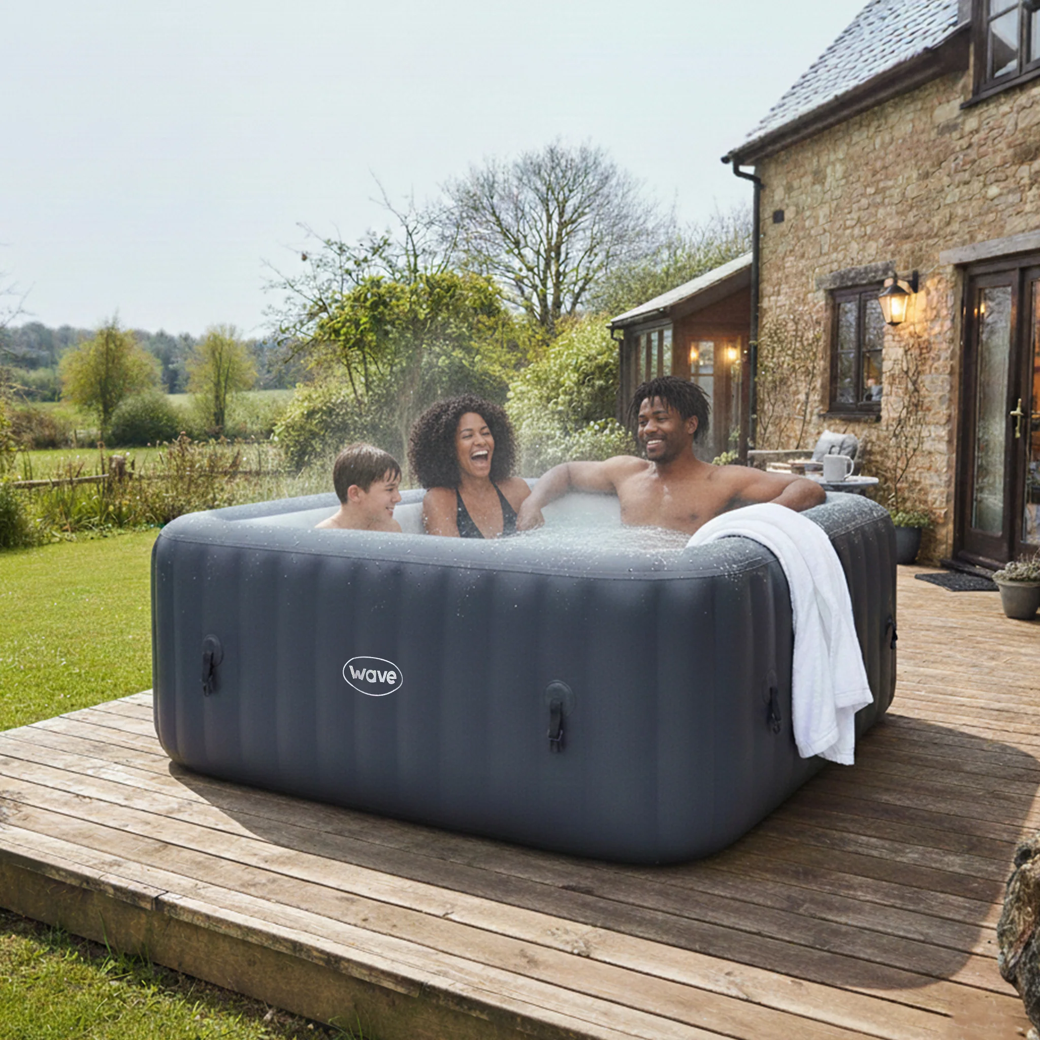 Pacific | 4/6-Person Inflatable Hot Tub | Built-In Integrated Heater - Image 15