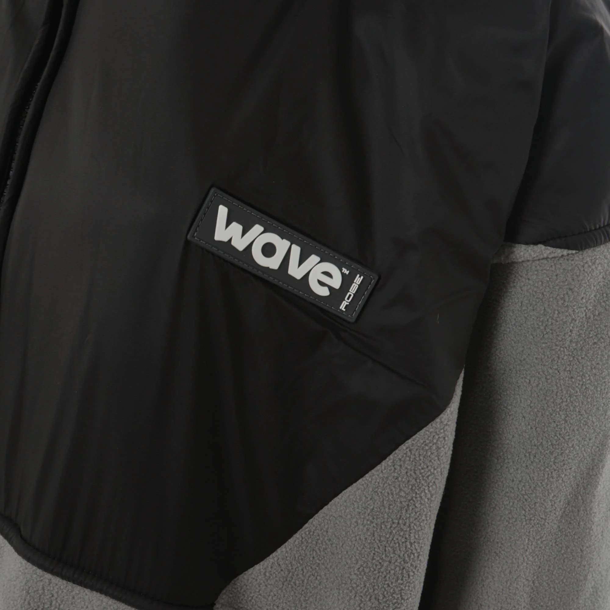 Wave 3 in 1 Hot Tub Changing Robe | Waterproof & Windproof | Unisex - Image 17